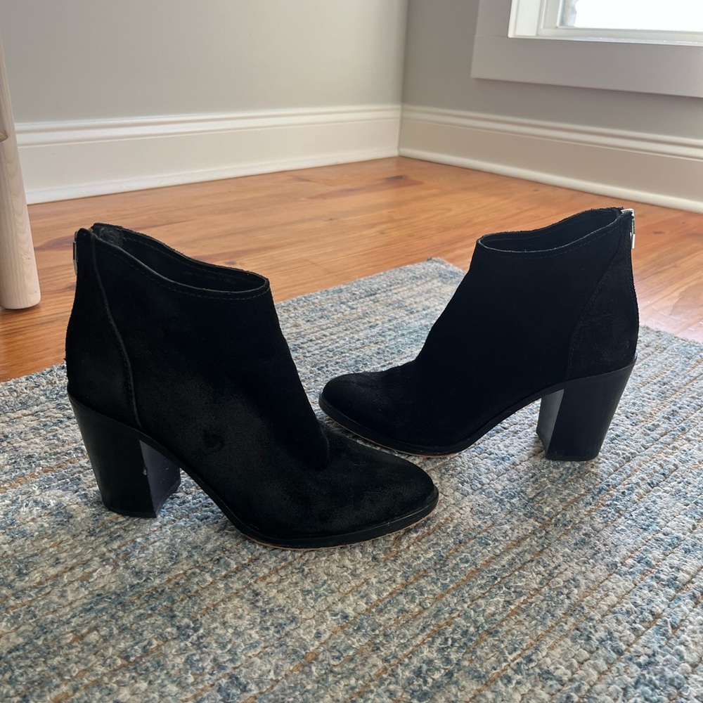 Dolce Vita Black Ankle Booties